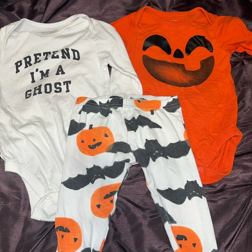 Halloween Baby Bodysuits & Pumpkin Leggings  bundle size 18-24